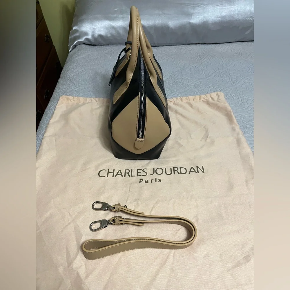 CHARLES JOURDAN PARIS NWT Black and Tan Leather Dome Satchel never carried - Picture 3 of 16